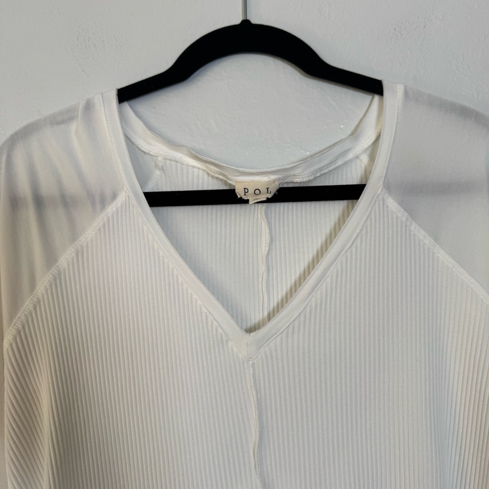 POL V-neck Ribbed Flowy Top - Picture 6 of 16